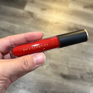 Em Cosmetic lip cloud